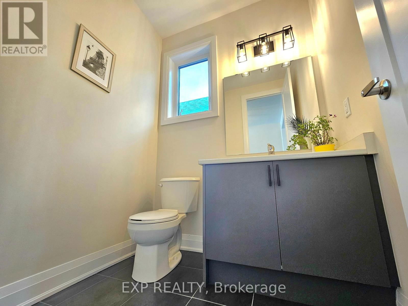 33 JOHN DALLIMORE DRIVE Image 12