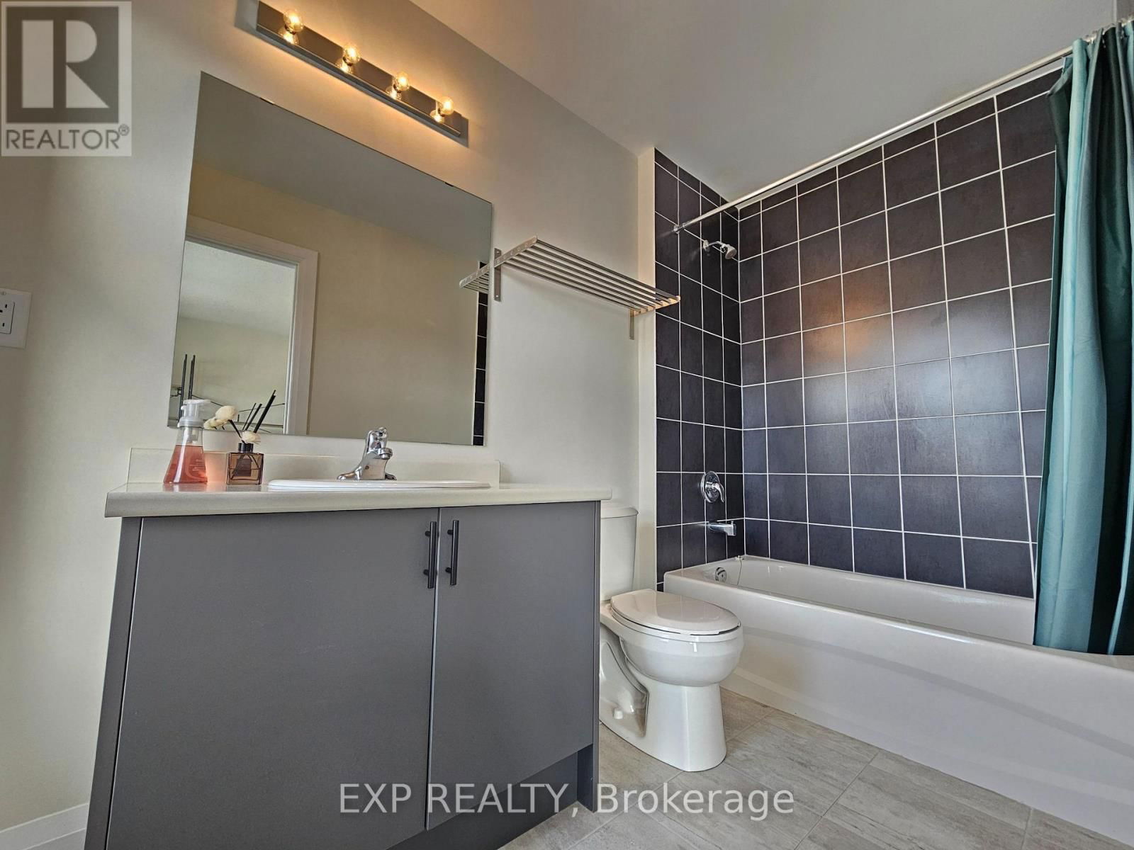 33 JOHN DALLIMORE DRIVE Image 21