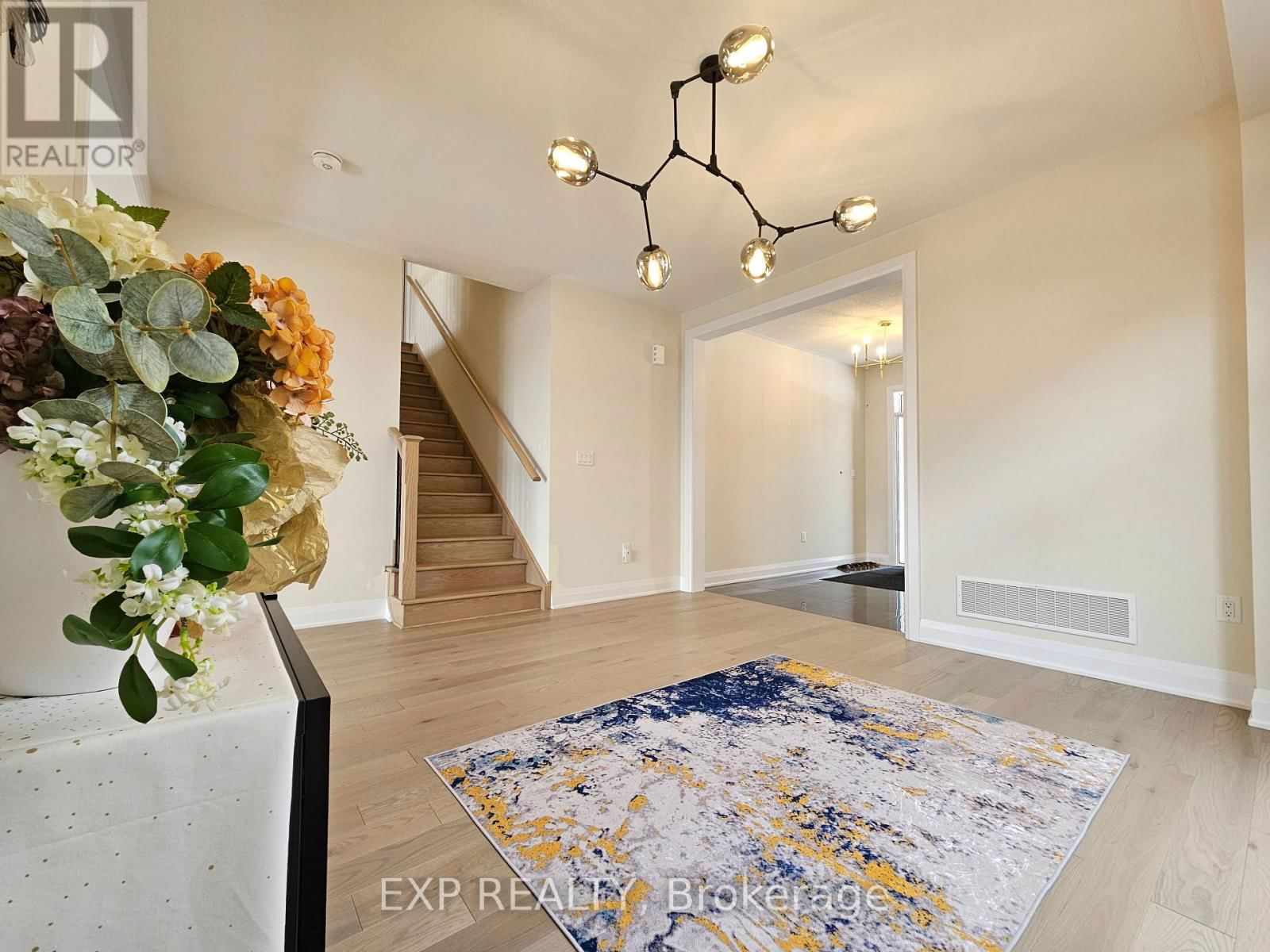 33 JOHN DALLIMORE DRIVE Image 4
