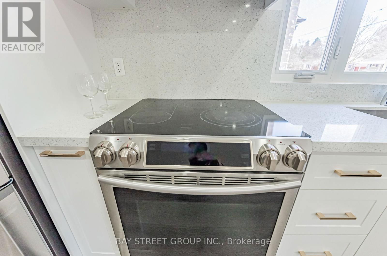 51 ROCKPORT CRESCENT Image 16