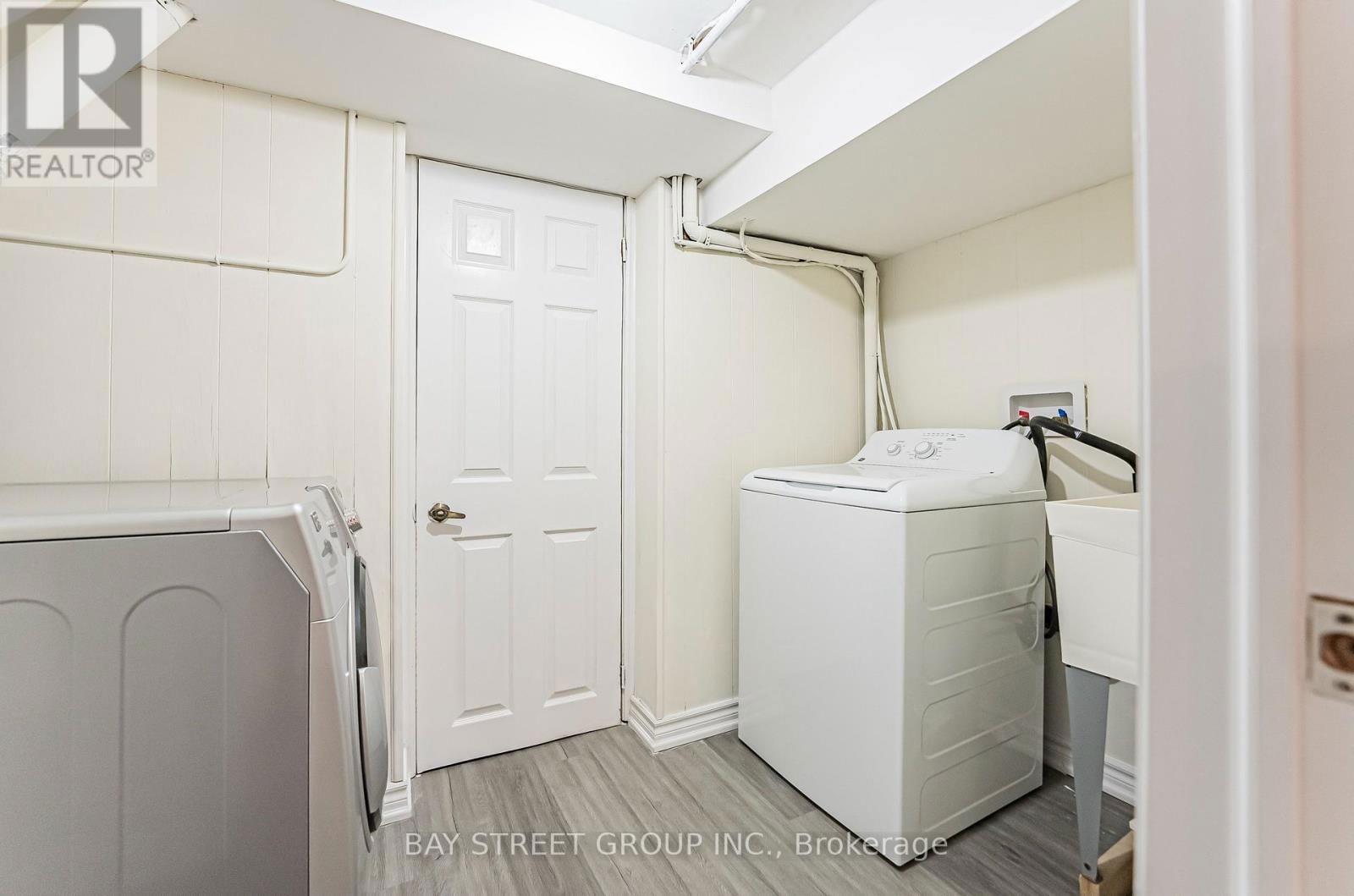 51 ROCKPORT CRESCENT Image 30