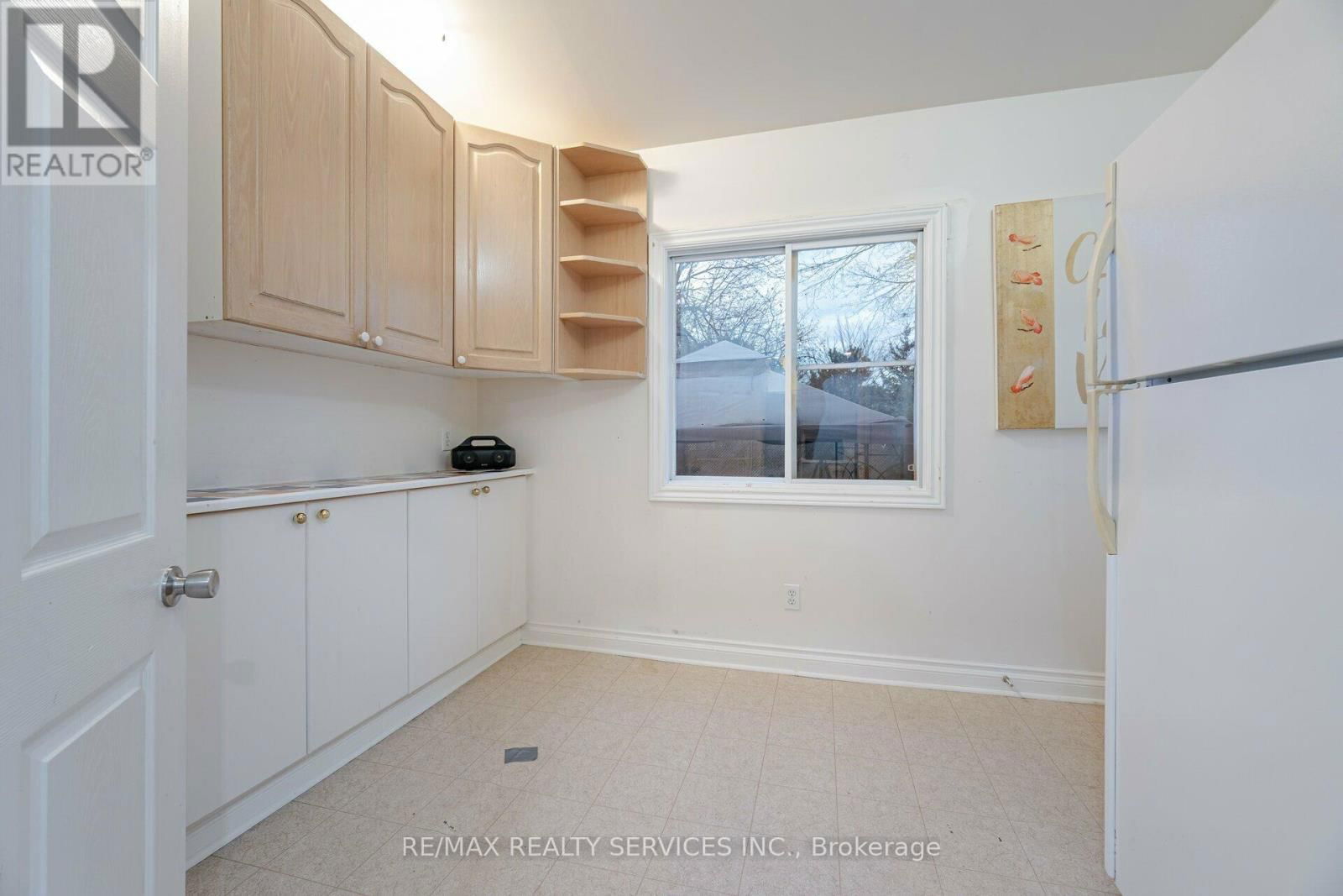 240 TAYLOR MILLS DRIVE SOUTH Image 14