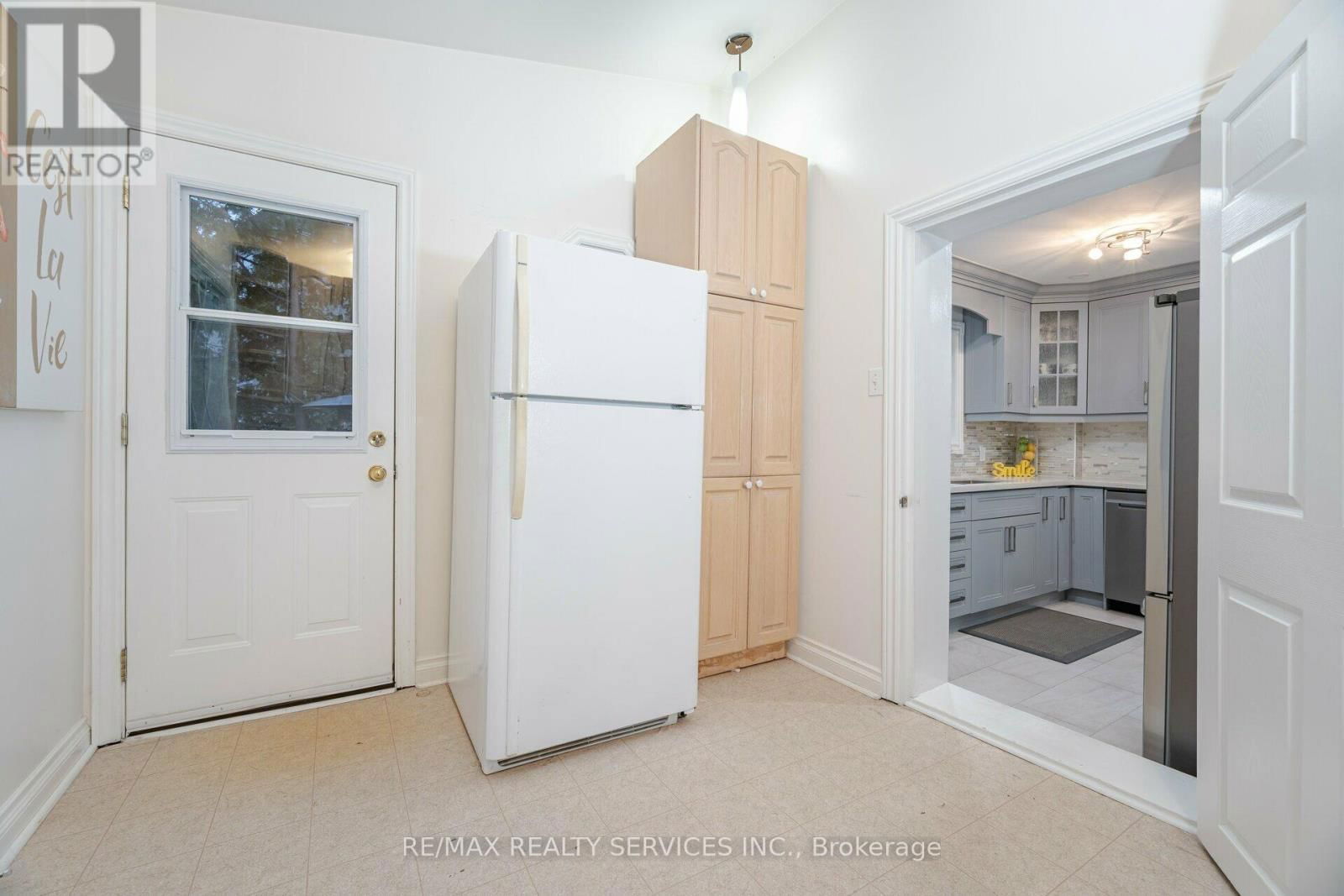 240 TAYLOR MILLS DRIVE SOUTH Image 15