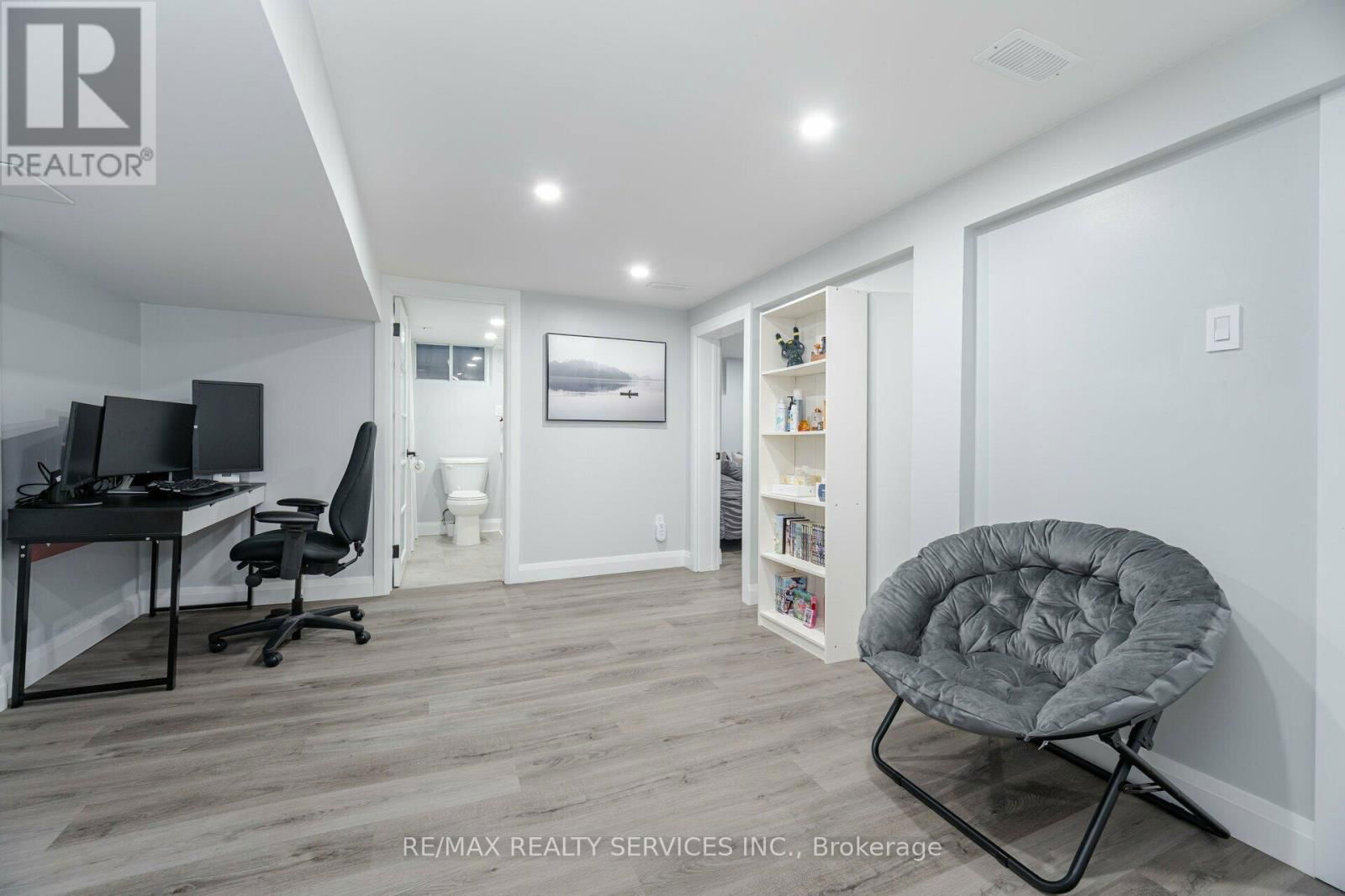 240 TAYLOR MILLS DRIVE SOUTH Image 30