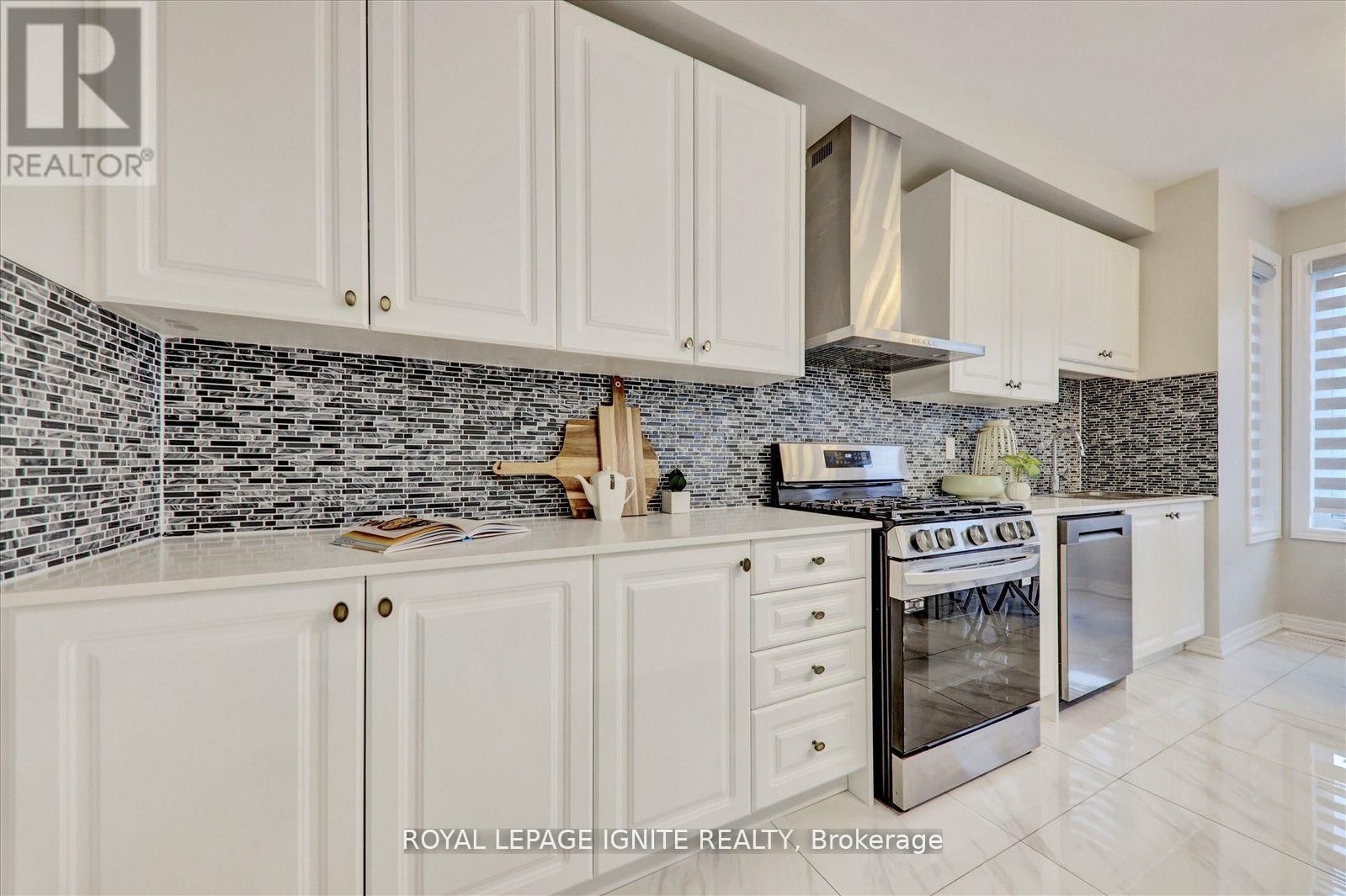 172 MCKEAN DRIVE Image 19