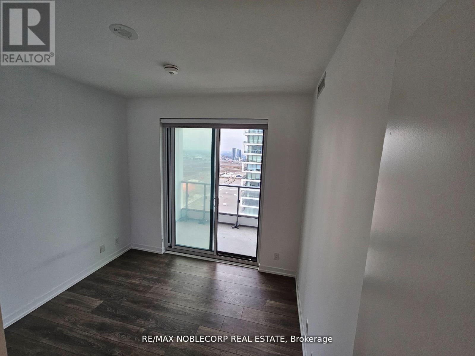 2712 - 950 PORTAGE PARKWAY Image 13