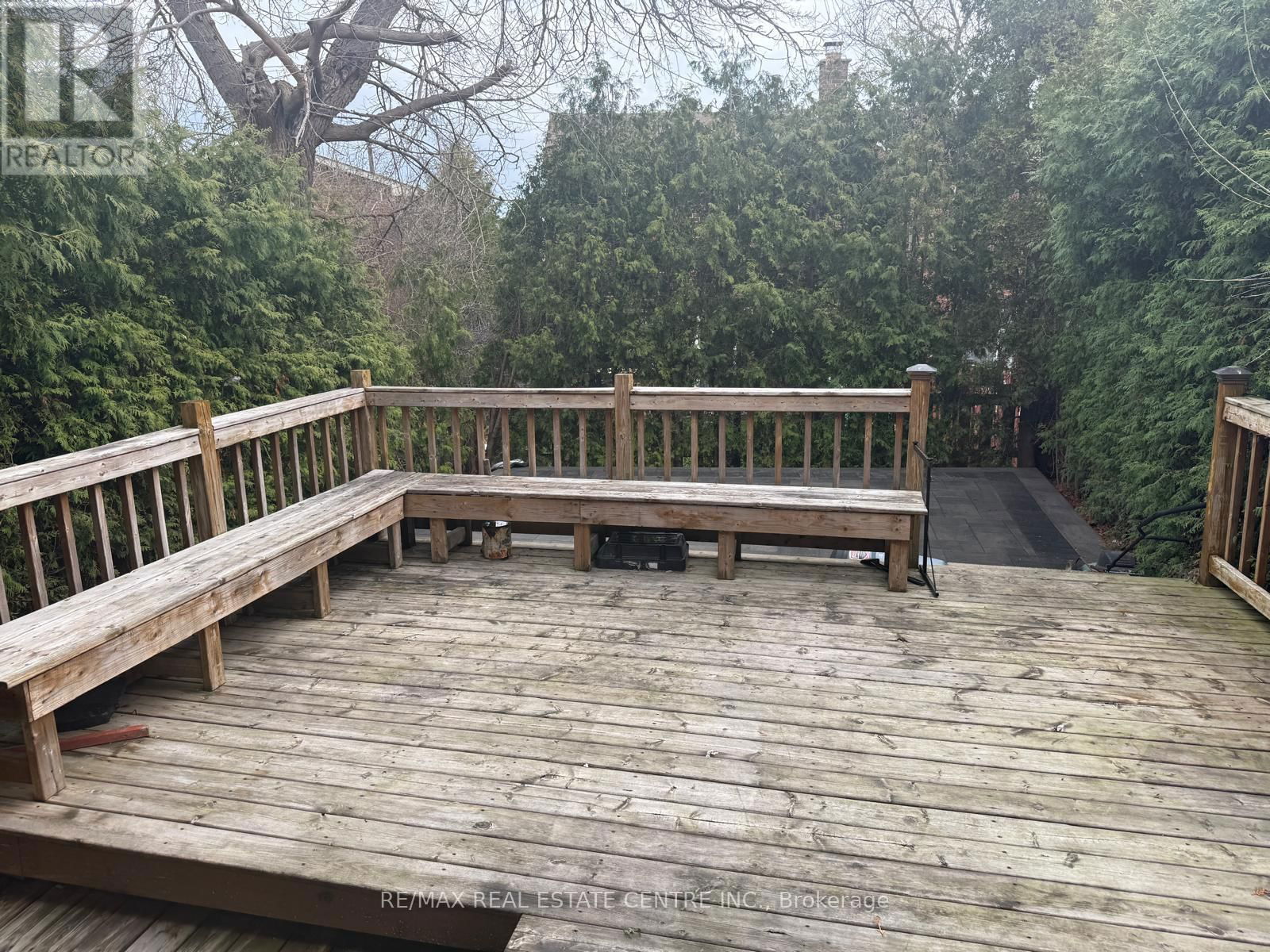 Upper - 25 ROYAL COLWOOD COURT Image 15