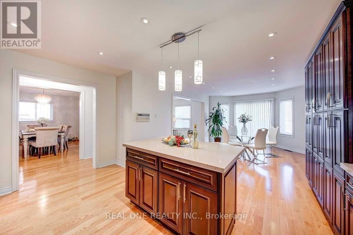 153 YORKLAND STREET Image 4