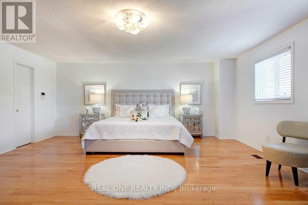 153 YORKLAND STREET Image 6