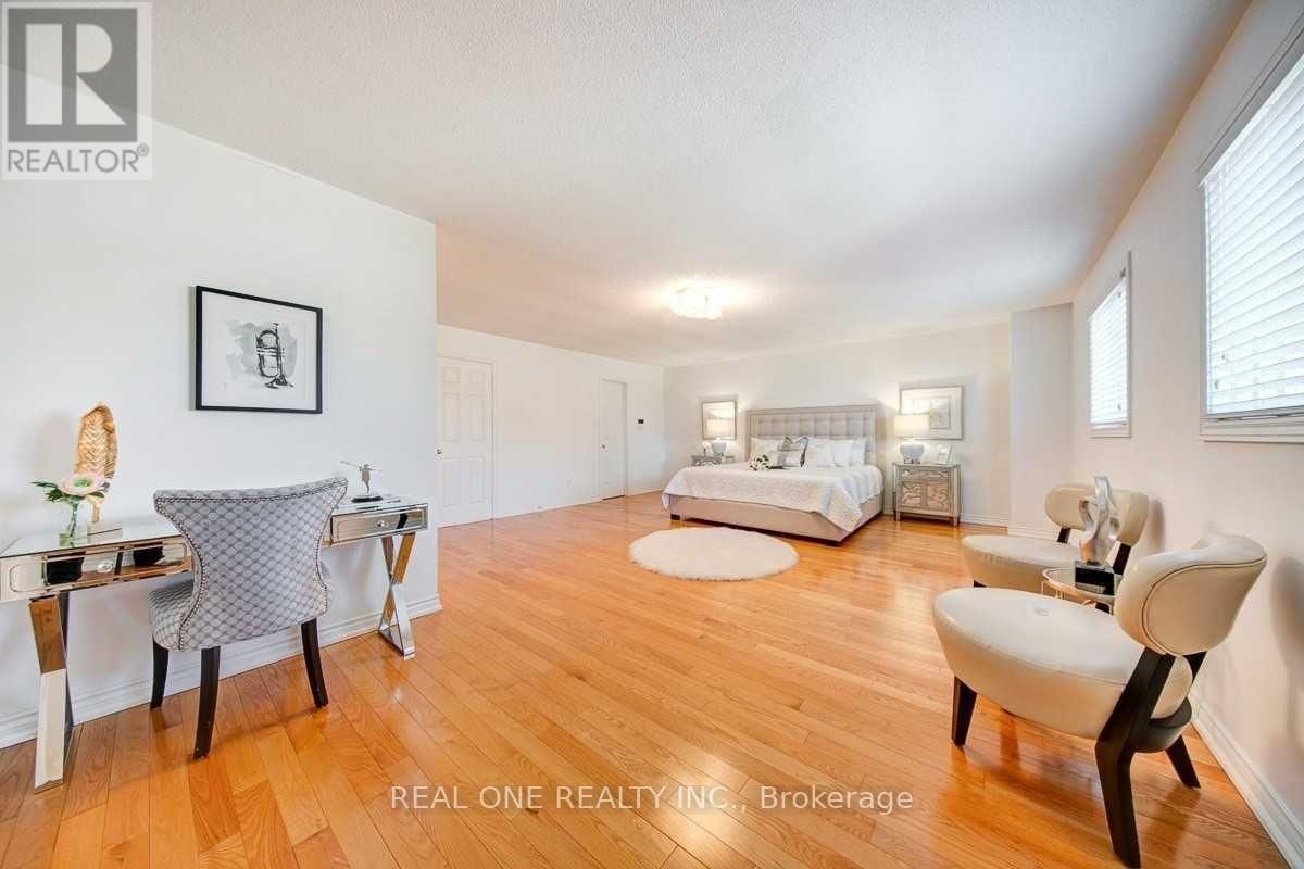 153 YORKLAND STREET Image 7