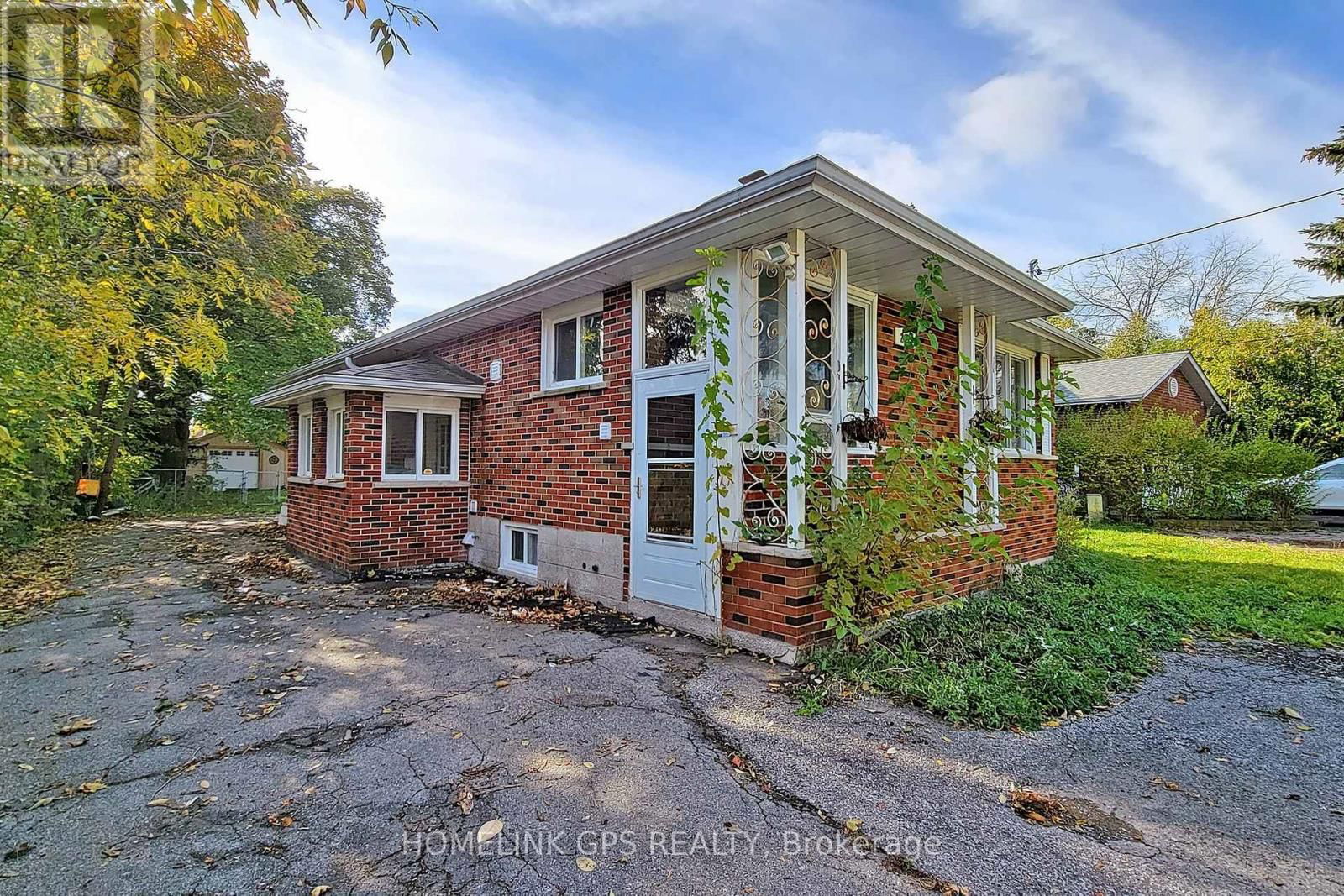 267 ELGIN MILLS ROAD WEST Image 2