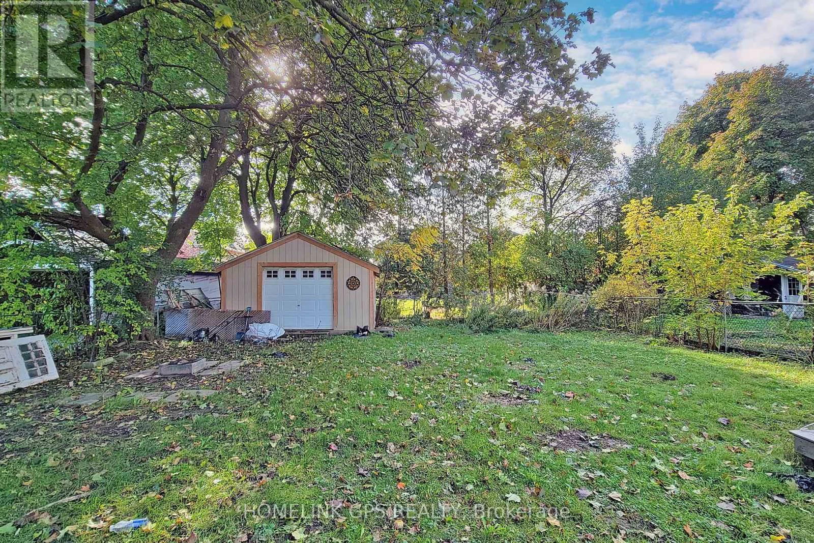 267 ELGIN MILLS ROAD WEST Image 44