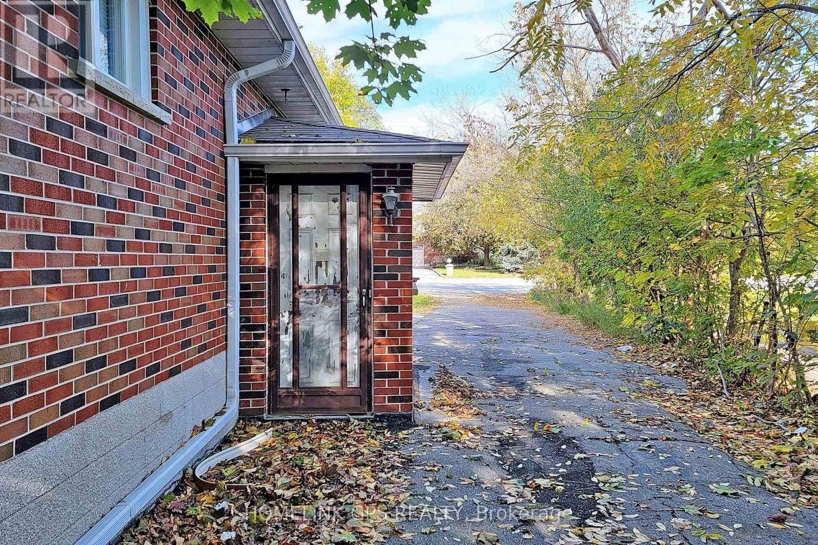 267 ELGIN MILLS ROAD WEST Image 46