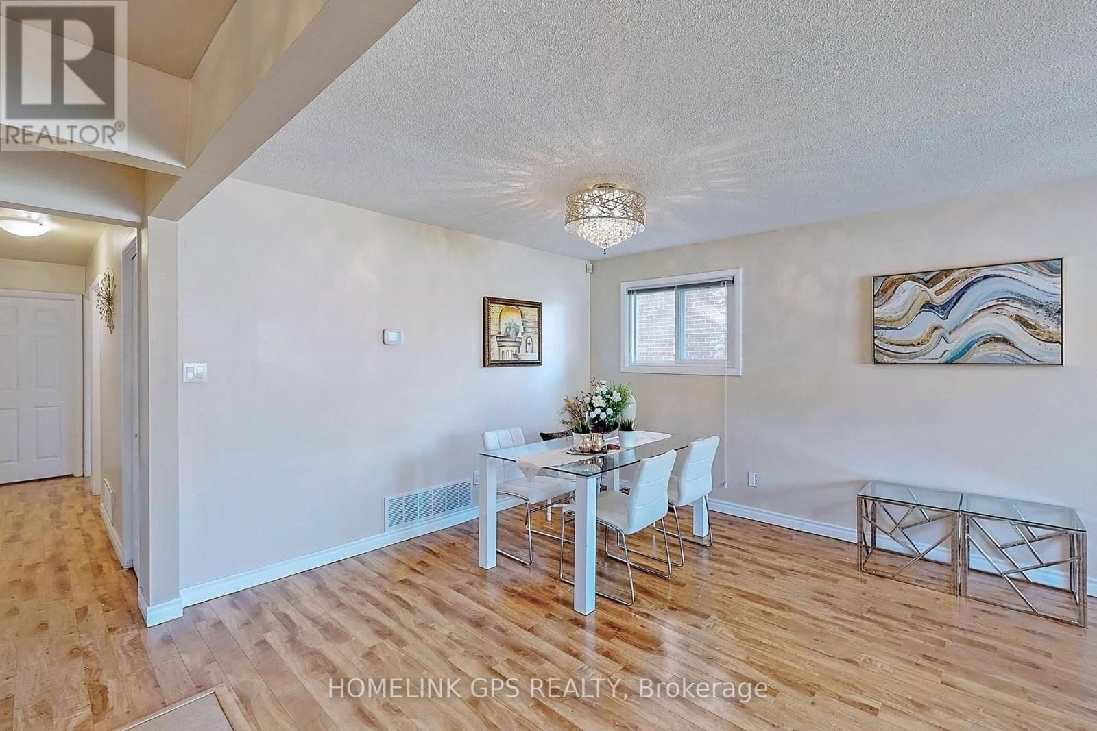 267 ELGIN MILLS ROAD WEST Image 9