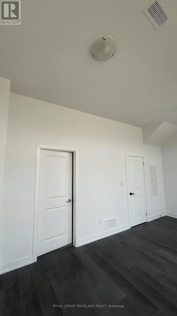 5444 MAIN STREET Image 4