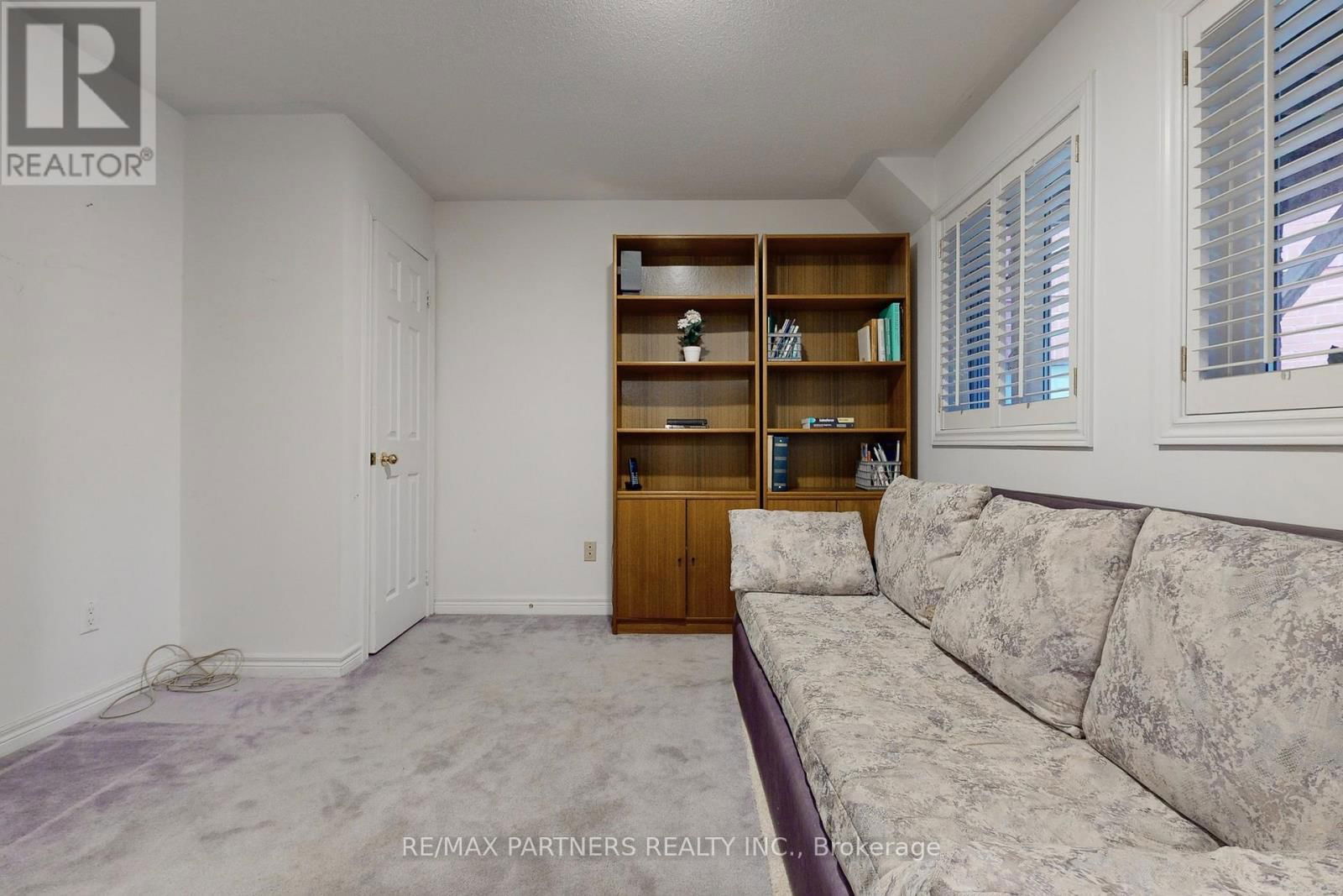25 CRISPIN COURT Image 40