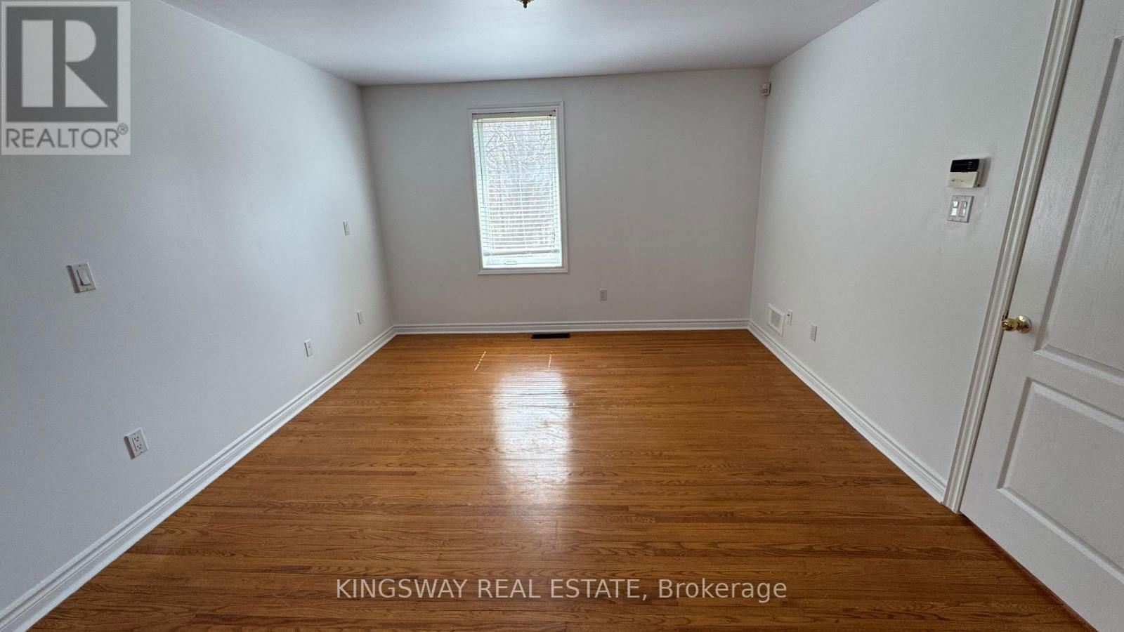 65 PARK CRESCENT Image 14