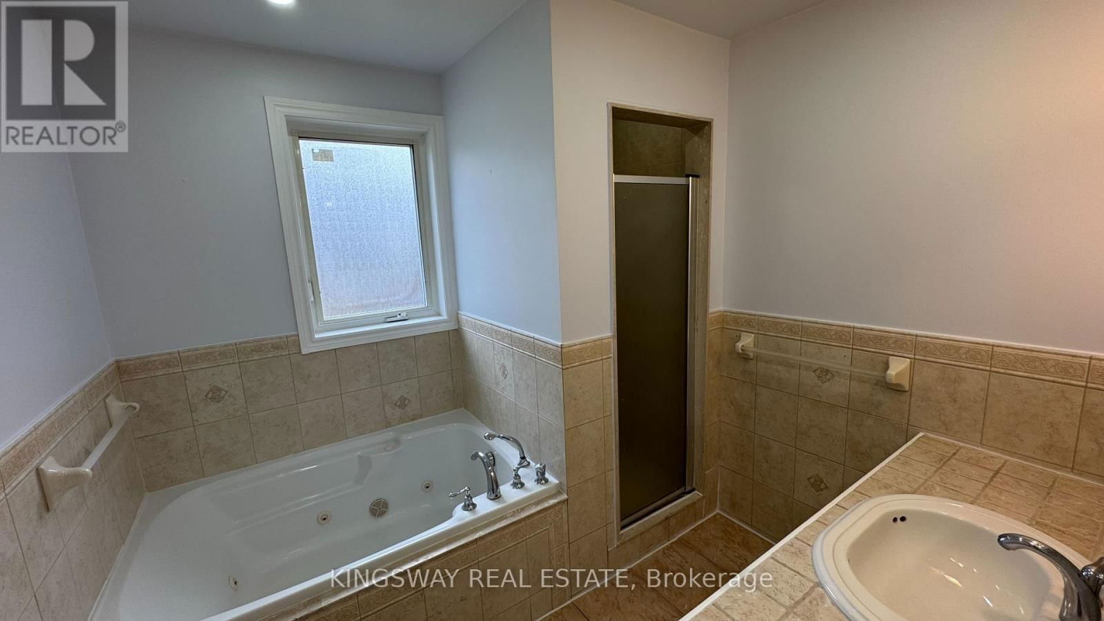 65 PARK CRESCENT Image 16