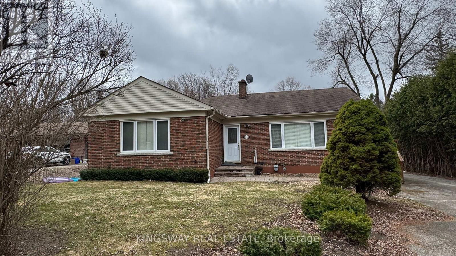 65 PARK CRESCENT Image 2