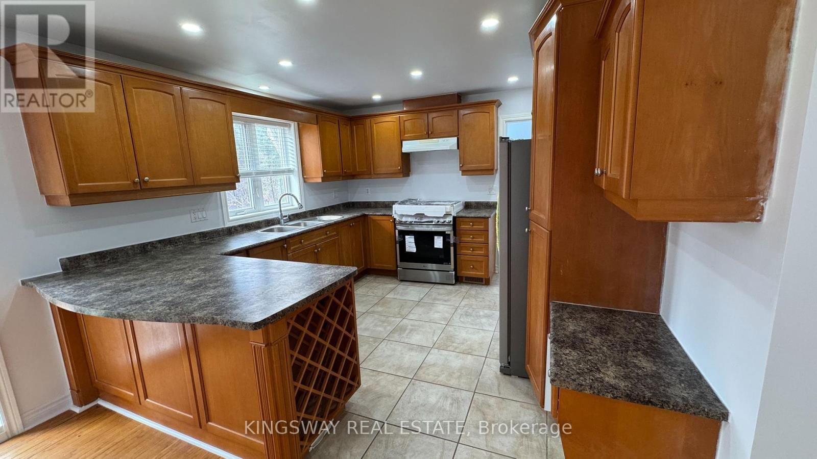 65 PARK CRESCENT Image 6