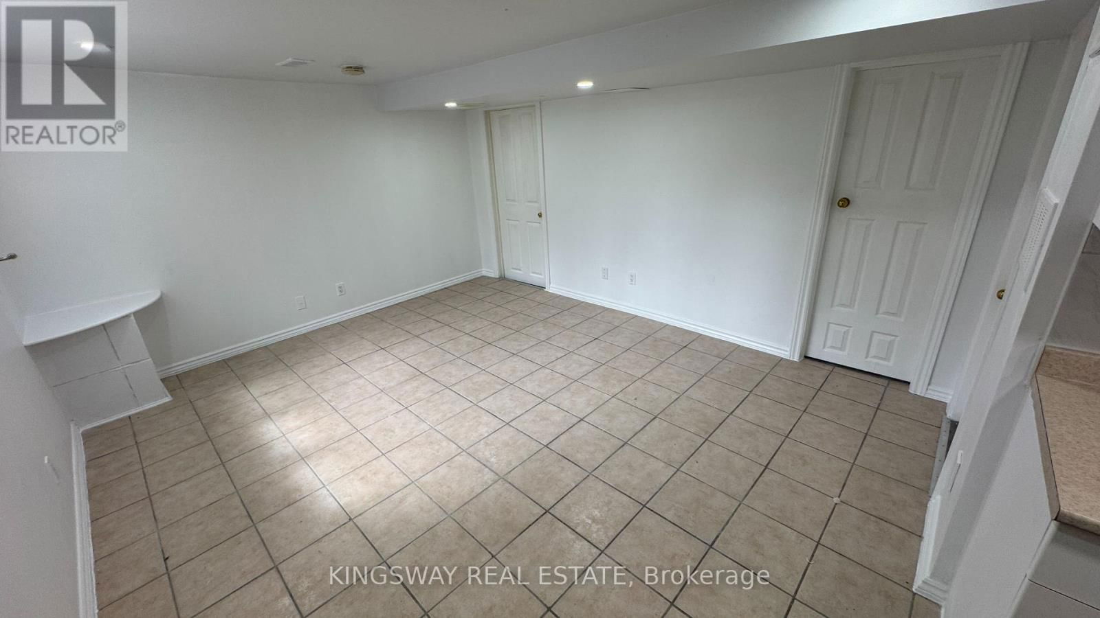 65 PARK CRESCENT Image 2