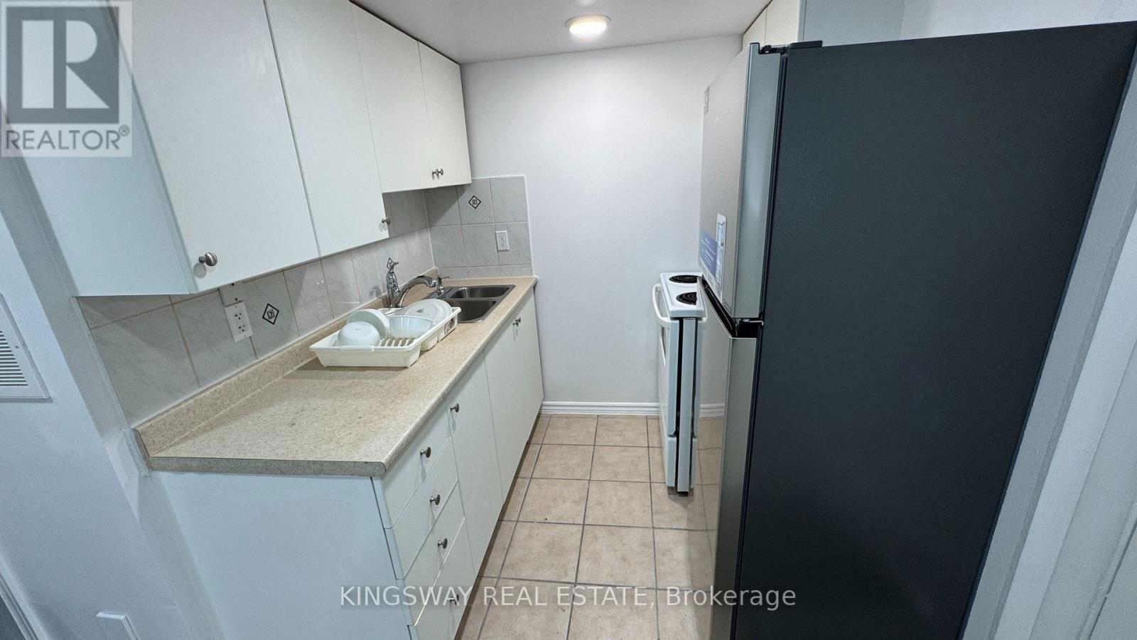 65 PARK CRESCENT Image 4