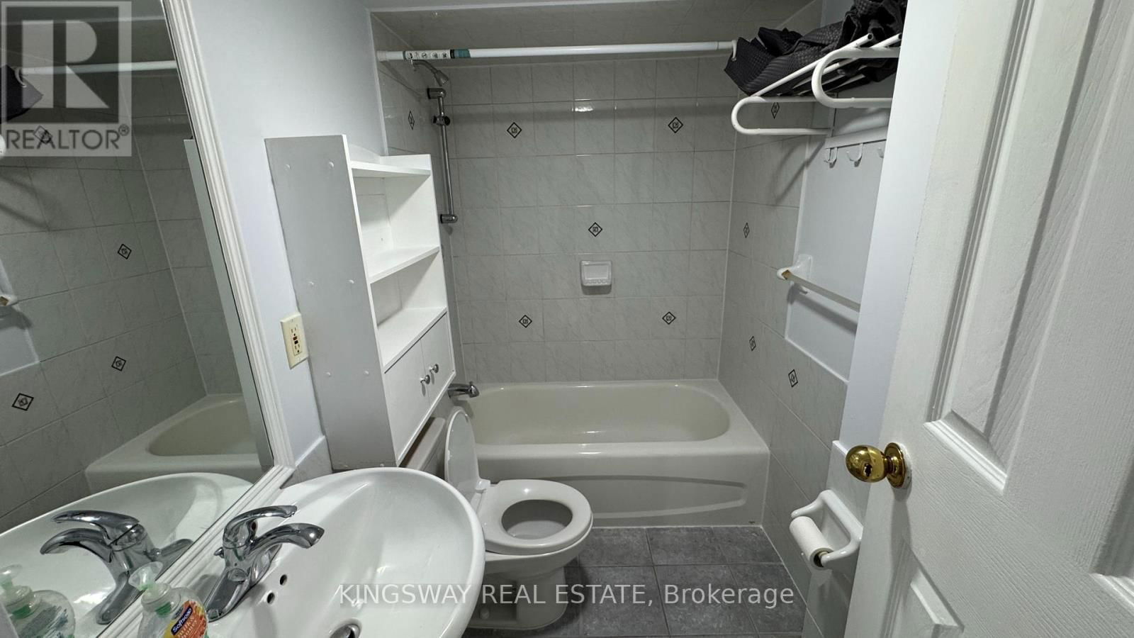 65 PARK CRESCENT Image 6