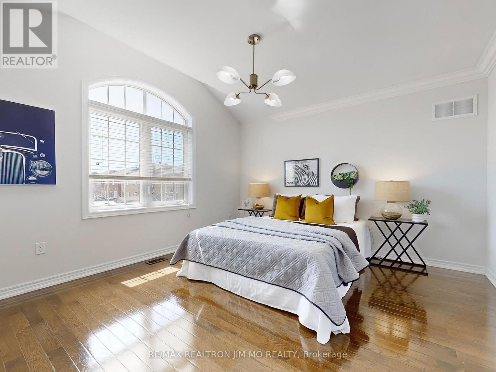 206 KENTLAND STREET Image 35