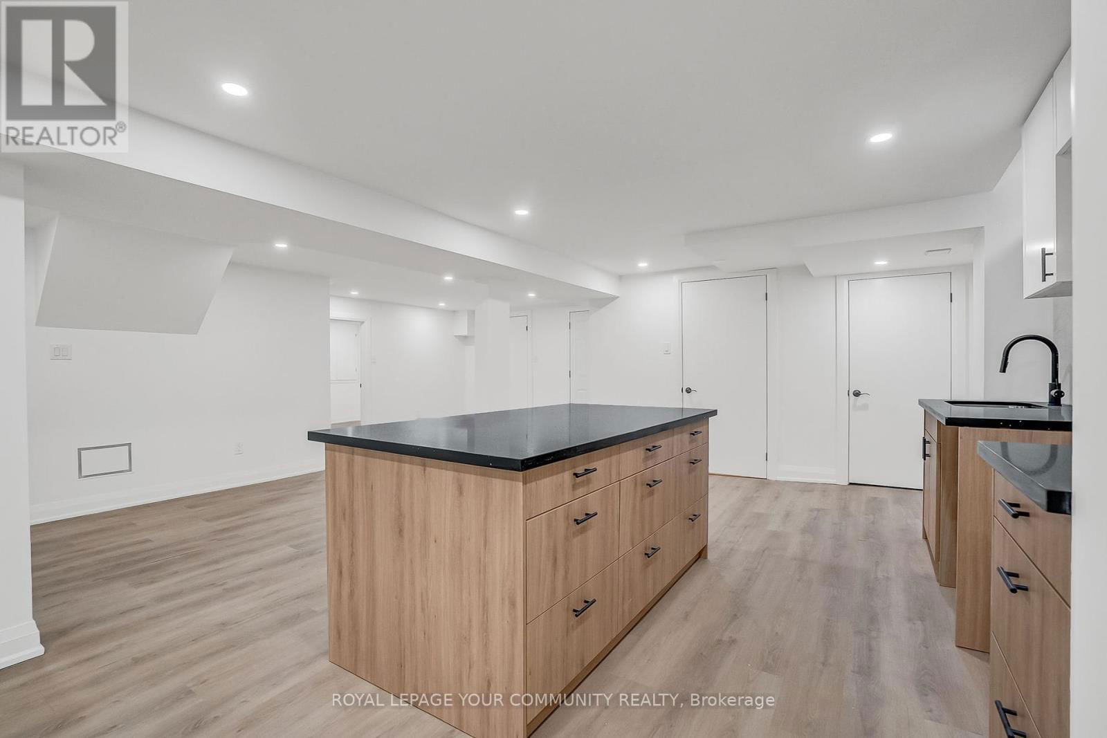 34 CLAUDIA AVENUE NORTH Image 41