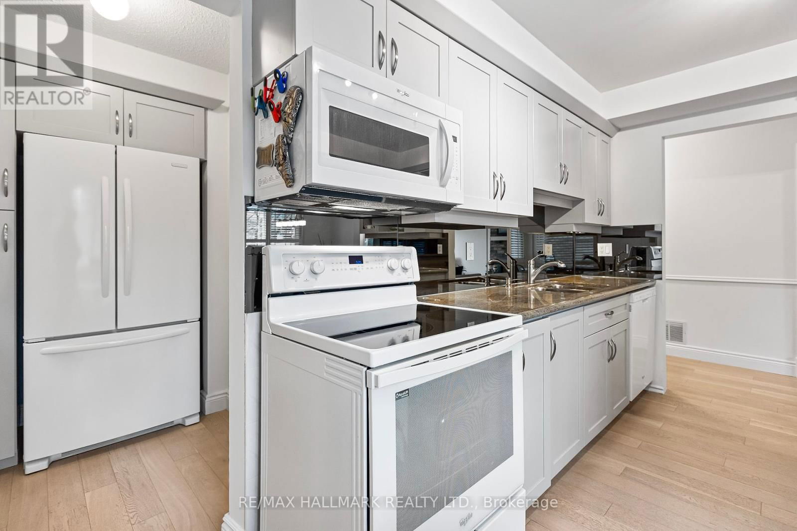 21 ELEANOR CIRCLE Image 16