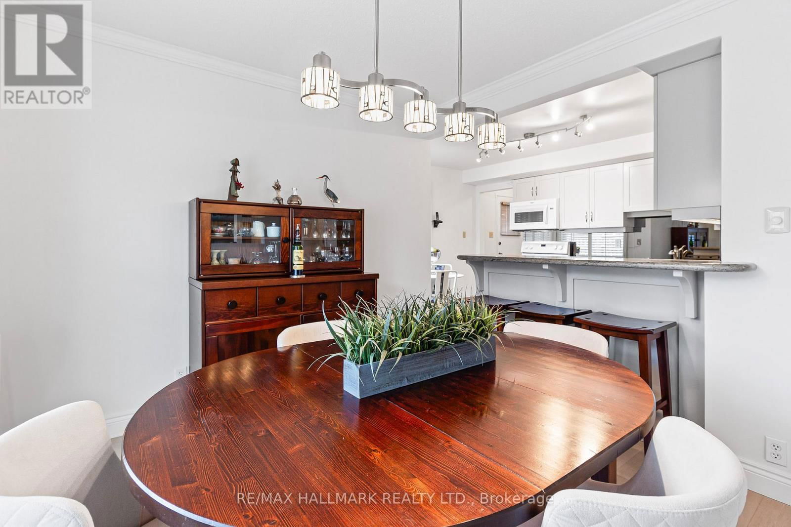 21 ELEANOR CIRCLE Image 18