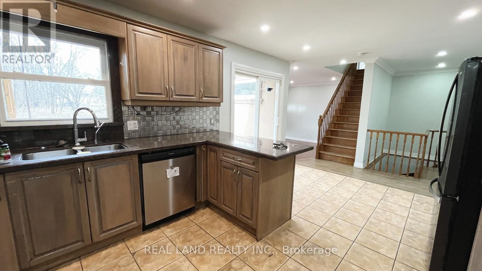 2686 HOLBORN ROAD Image 10