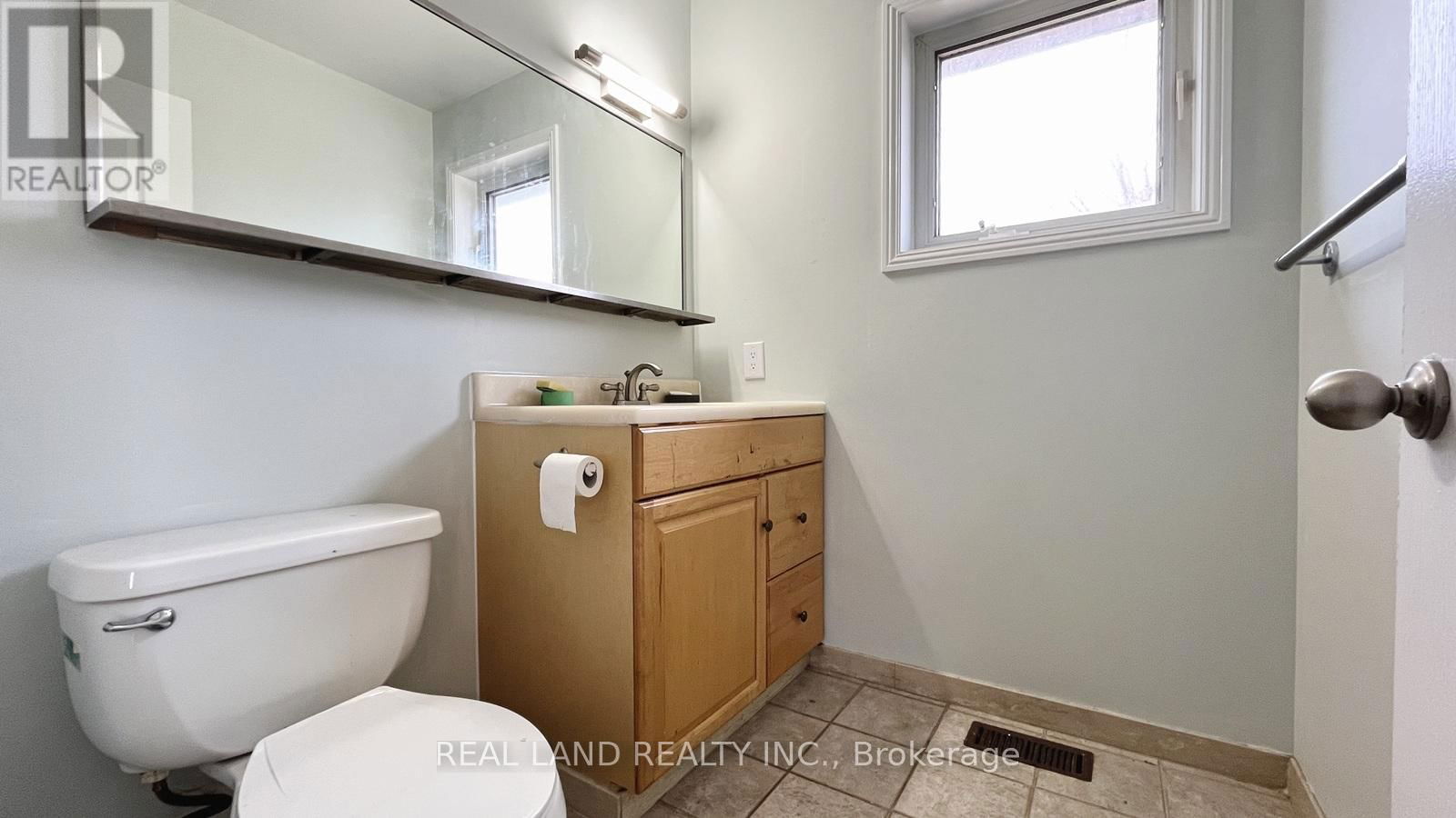 2686 HOLBORN ROAD Image 21