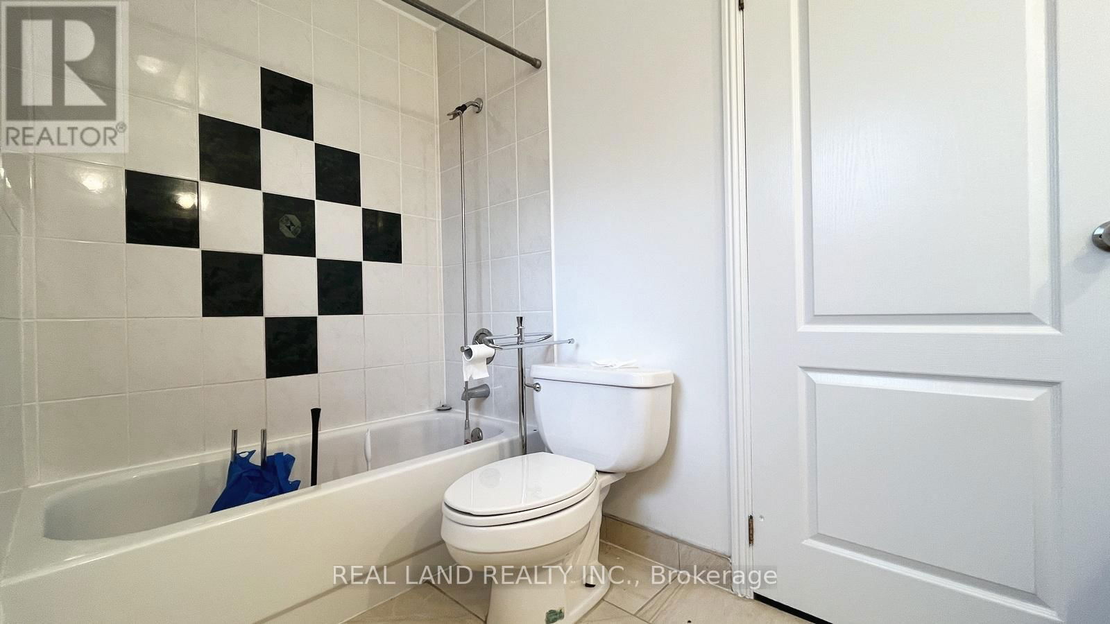 2686 HOLBORN ROAD Image 24