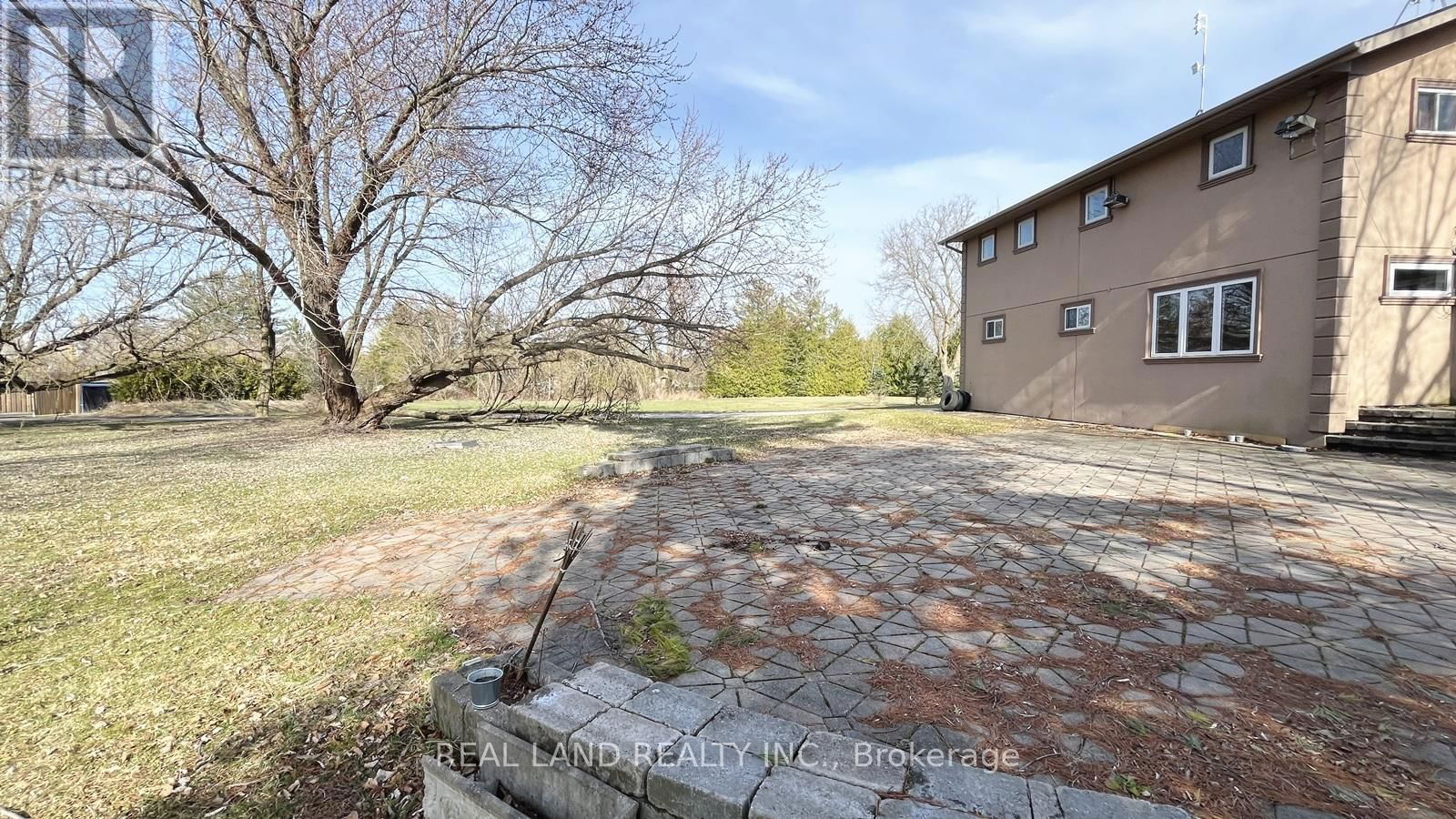 2686 HOLBORN ROAD Image 35