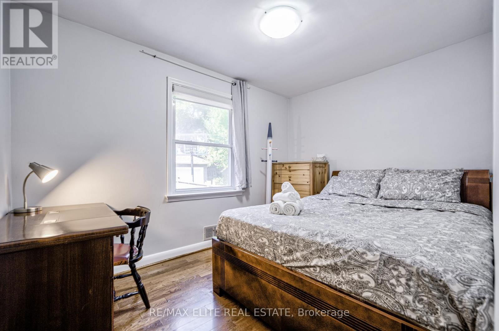 112 TALMAGE AVENUE Image 20