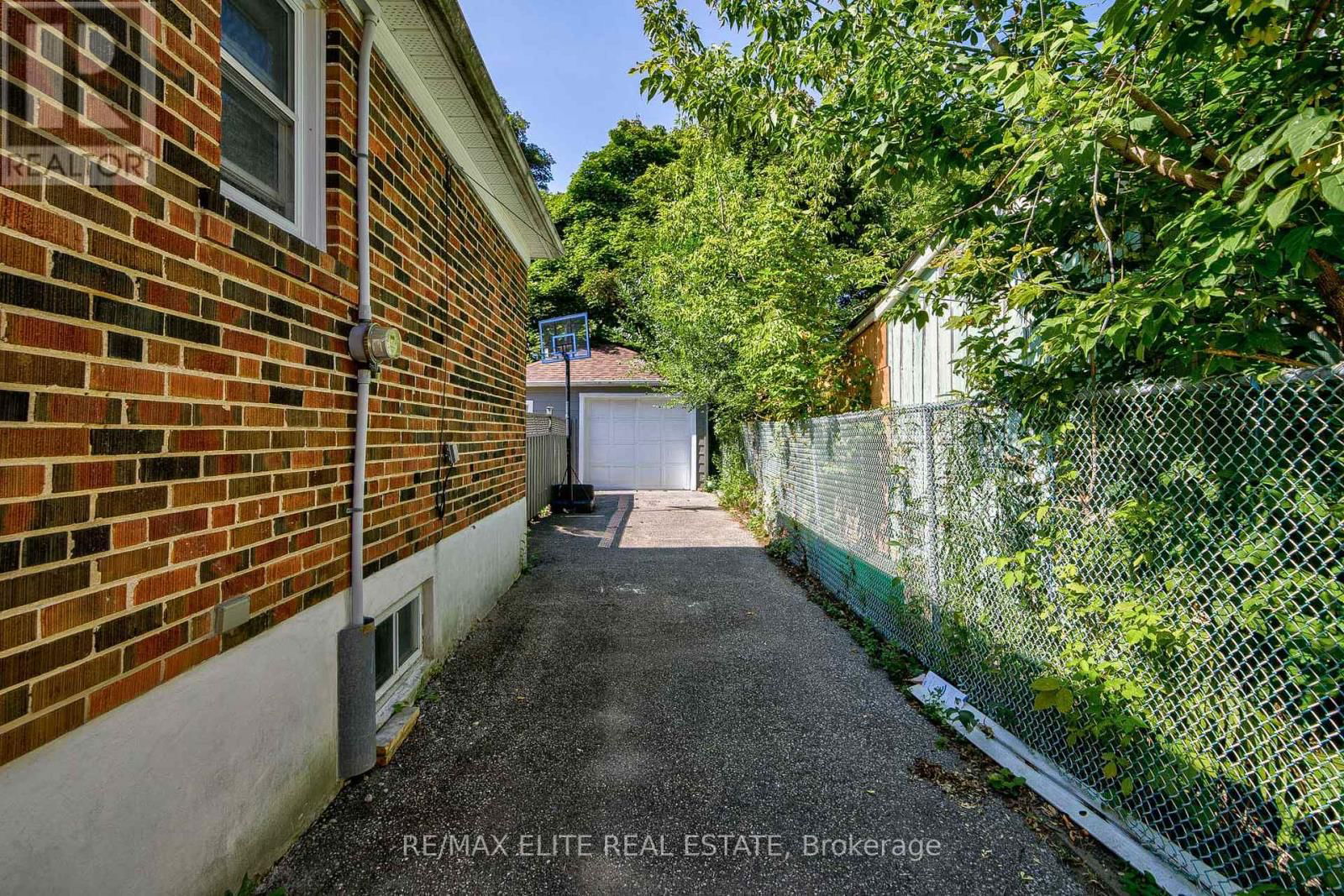 112 TALMAGE AVENUE Image 25