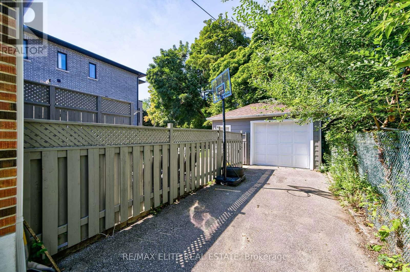 112 TALMAGE AVENUE Image 26