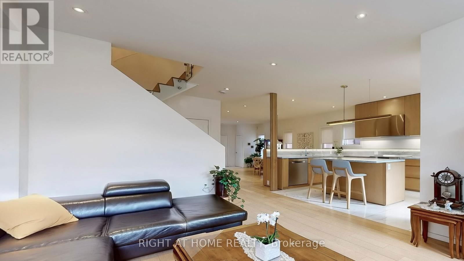 12 SIGNET WAY Image 20