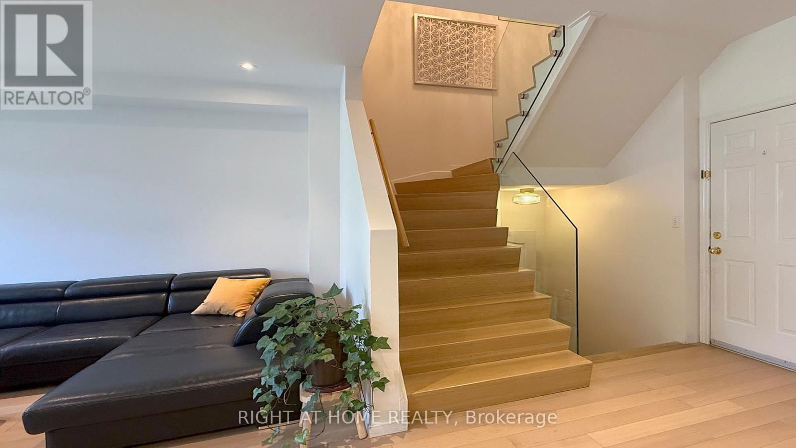 12 SIGNET WAY Image 22
