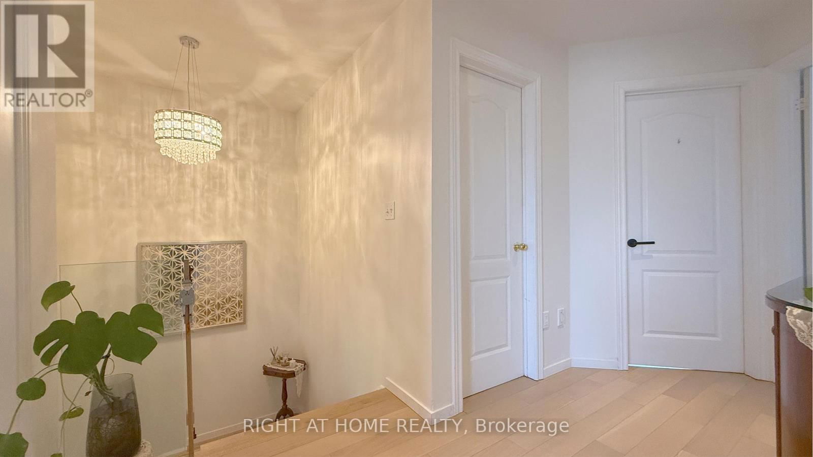 12 SIGNET WAY Image 24