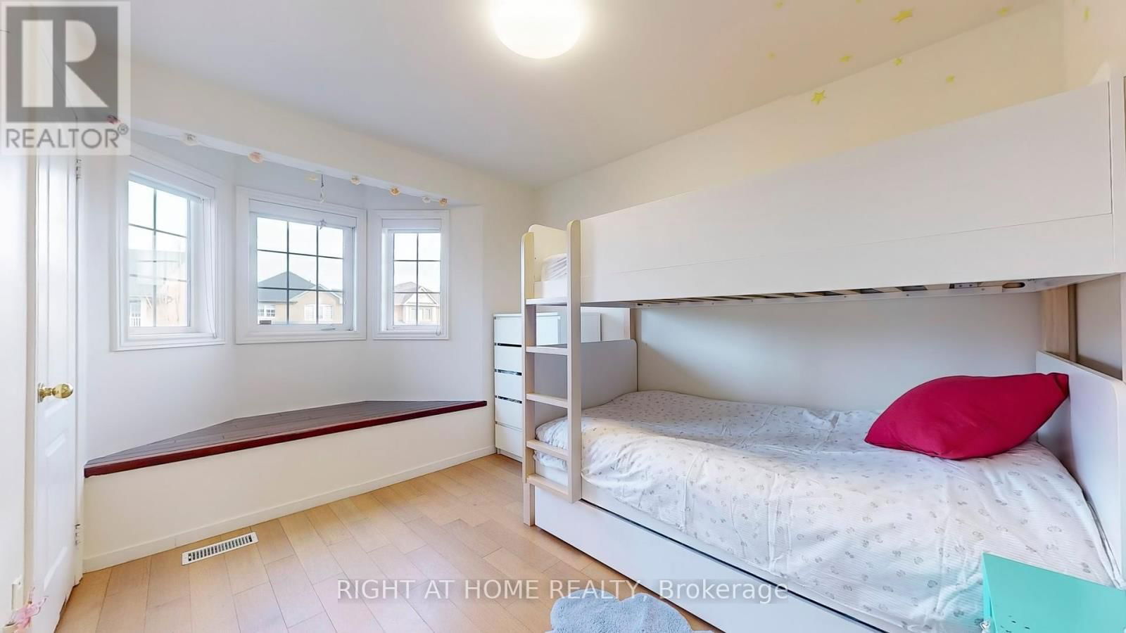 12 SIGNET WAY Image 28