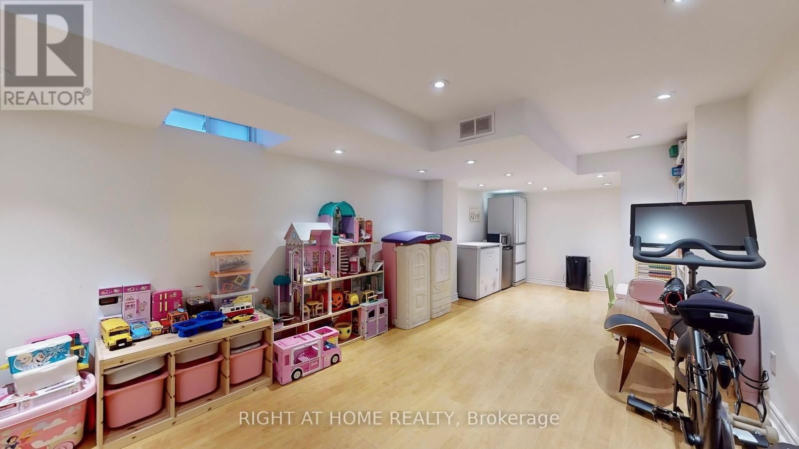 12 SIGNET WAY Image 33