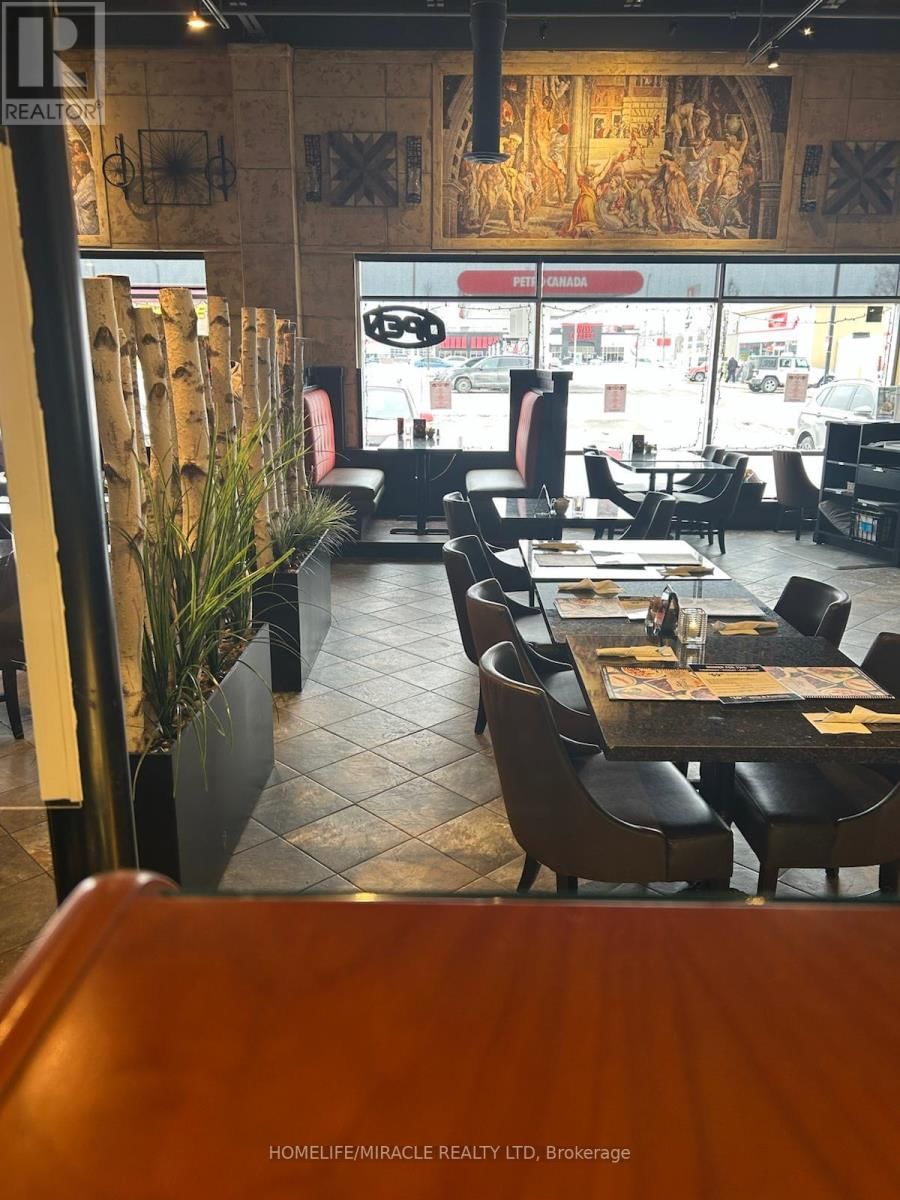117 YOUNG STREET Image 4