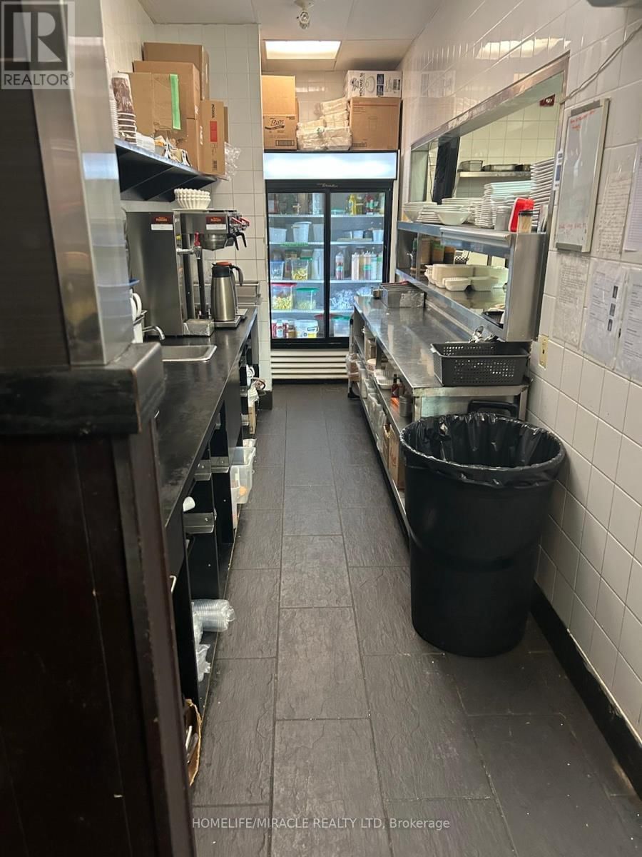 117 YOUNG STREET Image 6