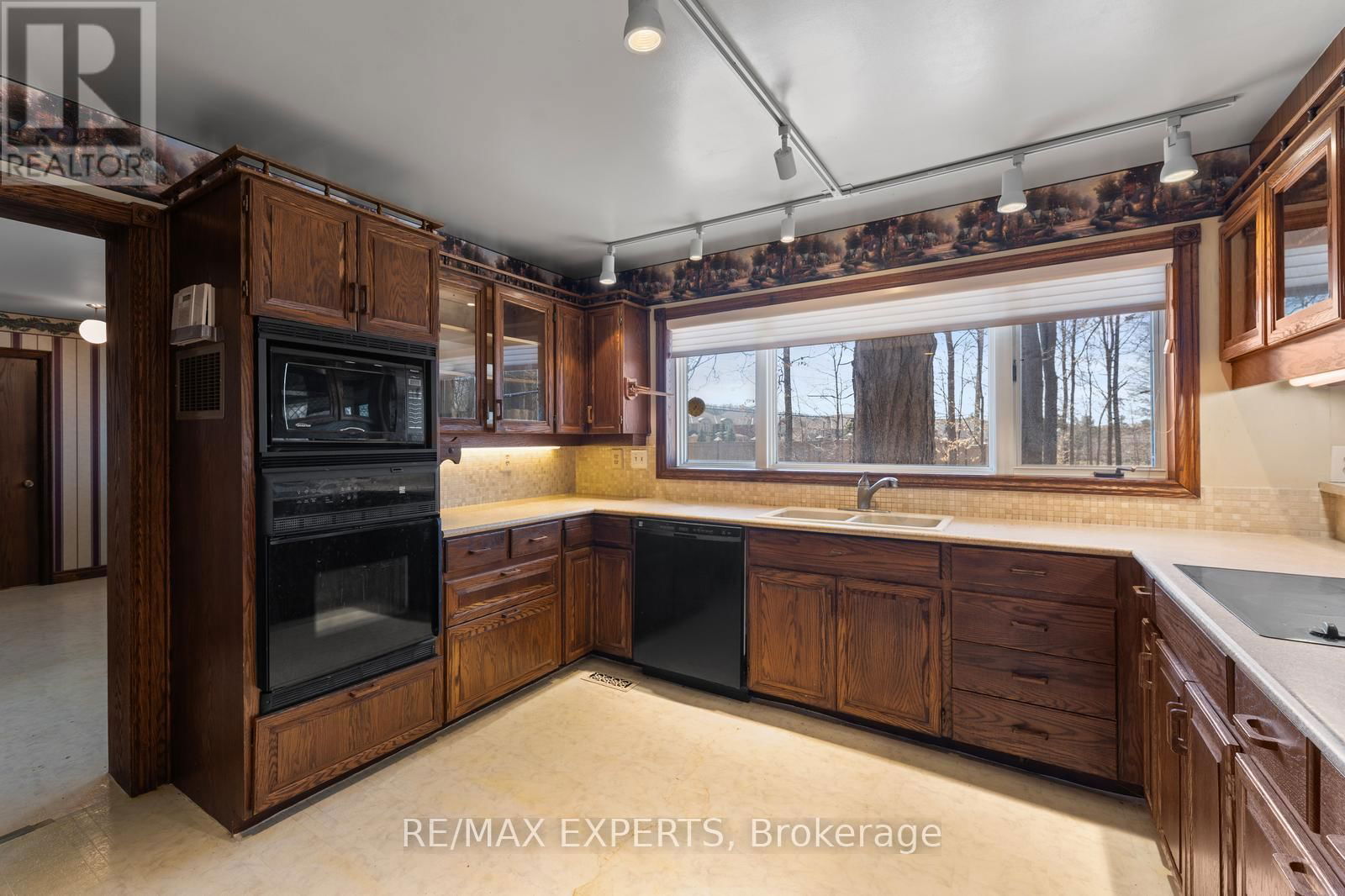 16 MILLWOOD PARKWAY Image 17