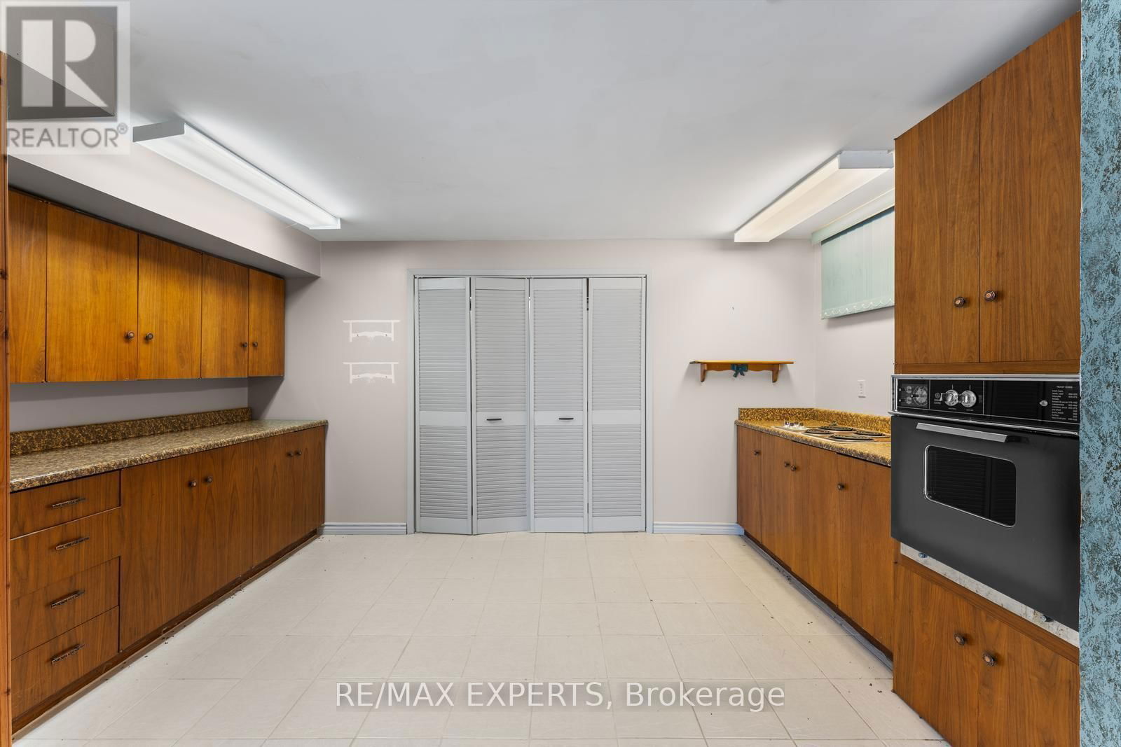 16 MILLWOOD PARKWAY Image 30
