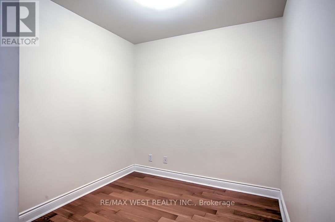 907 - 32 CLEGG ROAD Image 6