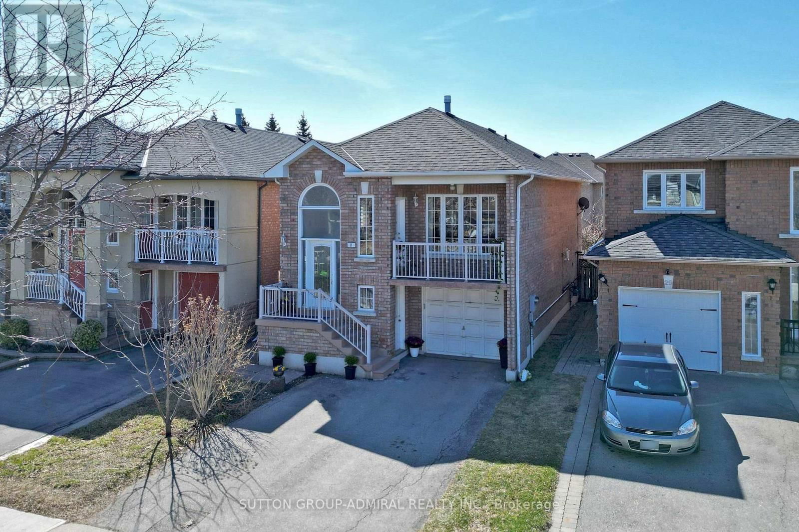 31 VILLANDRY CRESCENT Image 1