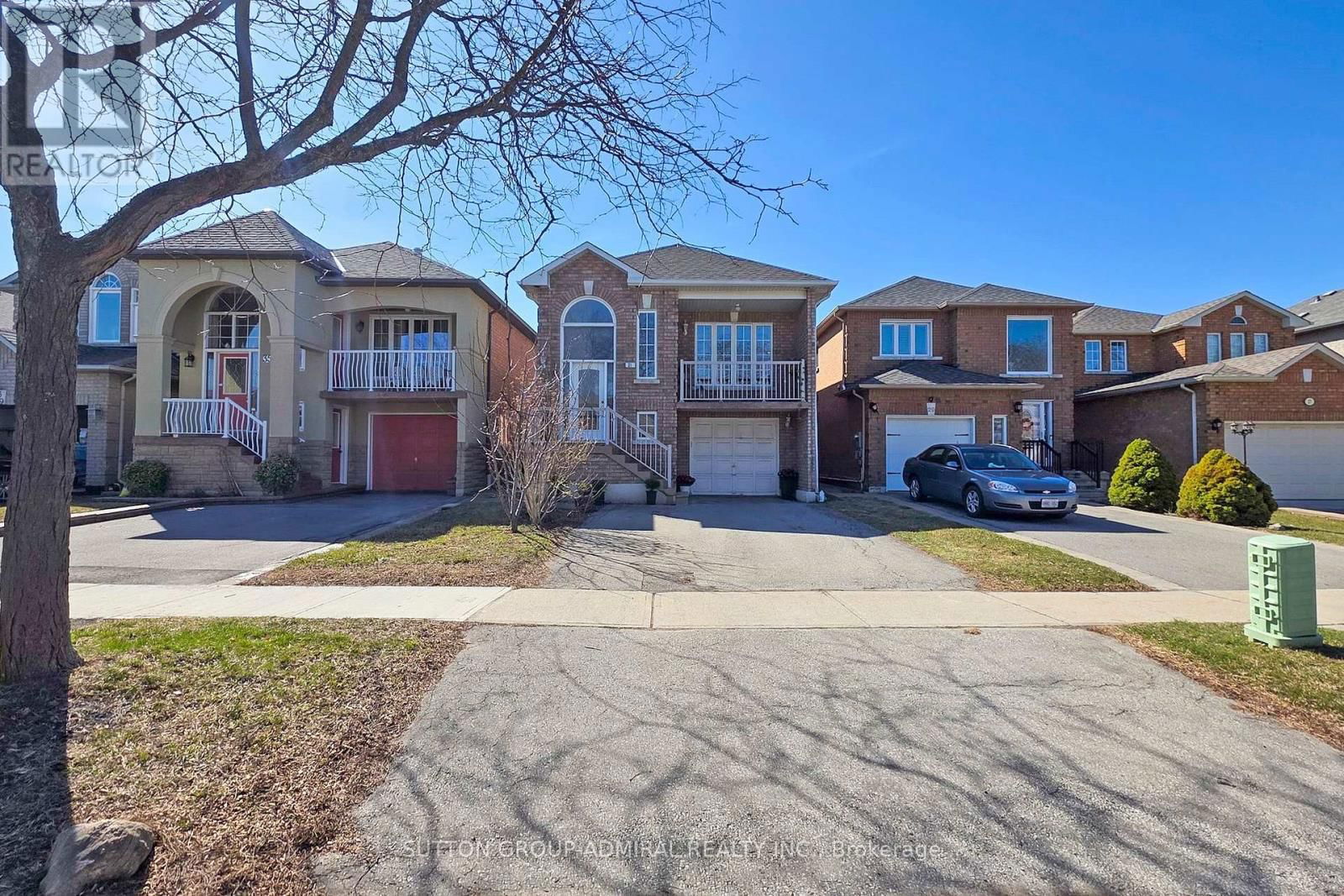 31 VILLANDRY CRESCENT Image 2